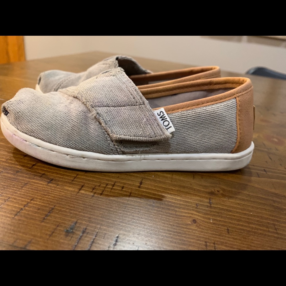Tom’s Boys Size 10